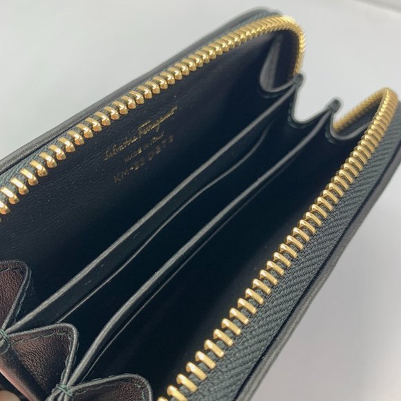 Salvatore Ferragamo Leather Change Purse in Nero NEW IN BOX - Picture 8 of 10